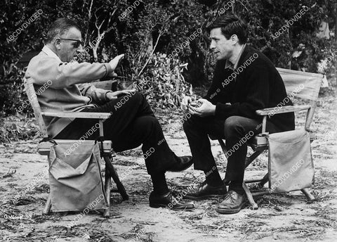 Stanley kramer w director John Cassavettes on set film A Child Is Waiting - 11007-012