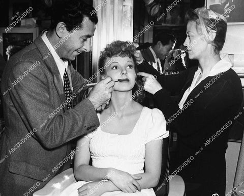 Anna Lee in the makeup chair for Mel Berns - 11007-018