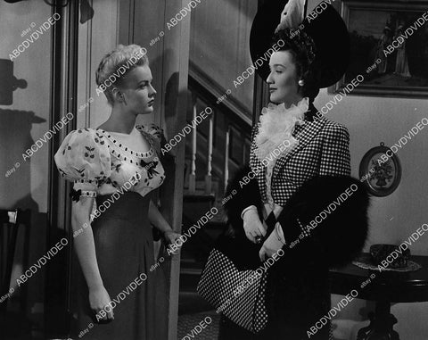 June Haver, Beverly Whitney film Irish Eyes Are Smiling - 11009-016