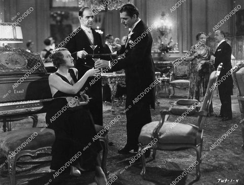 Miriam Jordan , Warner Baxter film Dangerously Yours - 11011-004