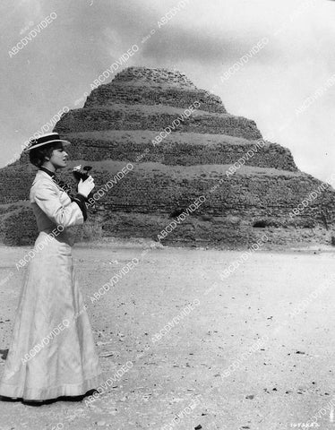 Eleanor Parker in Egypt film Valley of the Kings - 11011-017