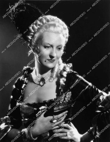Verree Teasdale portrait film Madame Du Barry - 11012-013