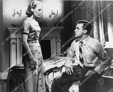 Patricia Dainton, Skip Homeier film No Road Back - 11013-003