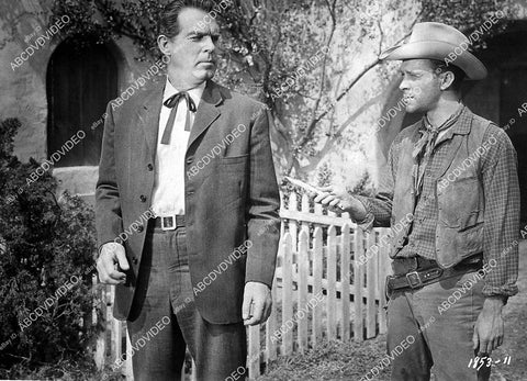 Fred MacMurray, Skip Homeier film Day of the Badman - 11013-007