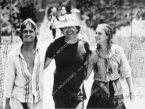 candid Michael Douglas, director Robert Zemeckis, Kathleen Turner film Romancing the Stone - 11013-014