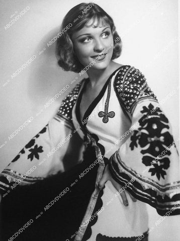 Anna Sten in cool vintage fashion portrait - 11015-022