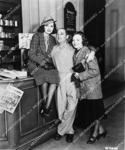 director Joe May and female stars unknown film - 11016-014