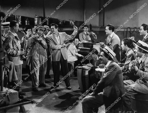 Desi Arnaz and the musicians film Holiday in Havana - 11029-004