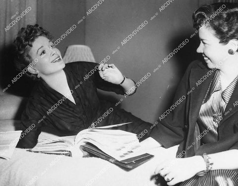 candid Jean Hagen and friend in dressing room - 11030-018