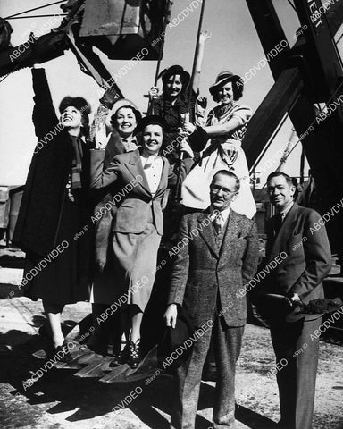 candid Irene Rich and friends standing in an earth mover - 11031-029