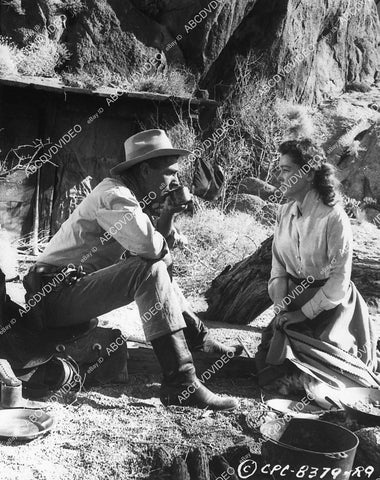 Randolph Scott, Maureen O'Sullivan film The Tall T - 11034-033