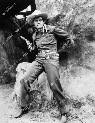 Charles Starrett w his six gun - 11035-021