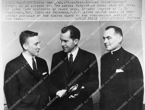 news photo Vice Pres Richard Nixon gets Patriotism Award Notre Dame Rev Theodore Hesburgh, Richard Corbett - 11036-029