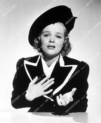 Gloria Stuart portrait - 11042-017