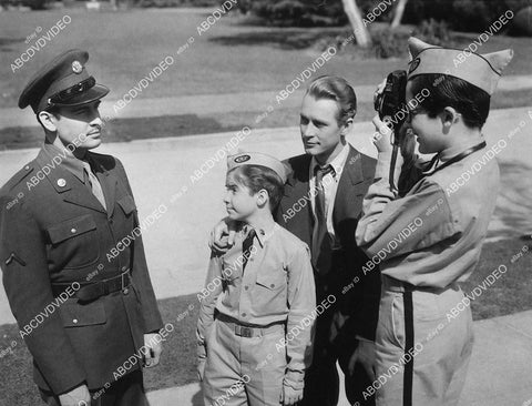Tom Neal, Jess Barker, William Roy, Scotty Beckett film Good Luck Mr Yates - 11046-001