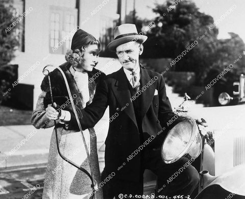 Ann Doran & Charley Chase have car trouble short subject film Rattling Romeo - 11047-014