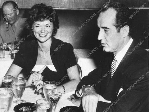 candid Simone Simon and Frank Parker dine at restaurant The Stork Club 12737-21