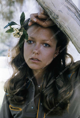 beautiful Susan Blakely outdoors portrait 35m-907