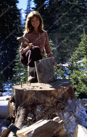 beautiful lumberjack Blair Brown chopping some wood 35m-1043