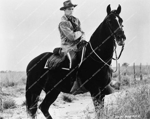 5471-8 Richard Widmark on horseback - film Two Rode Together 5471-008