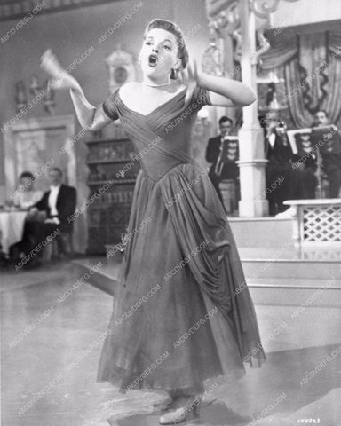 Judy Garland singing and dancing away 2-19