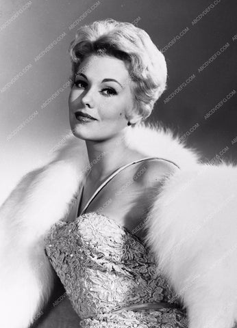 Kim Novak portrait in white fur film Phffft 89-01