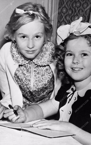 news photo Shirley Temple and friend 173-17