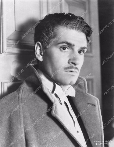 Laurence Olivier portrait 333-10