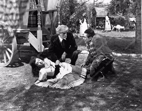 Boris Karloff J. Carrol Naish horror film House of Frankenstein 346-26