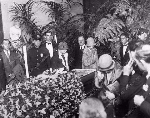 candid photo at Rudolph Valentino's funeral 502-12