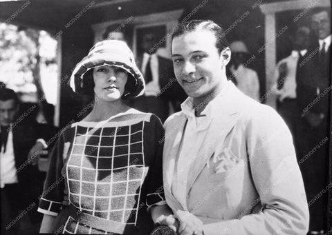 great candid photo Rudolph Valentino & wife Winifred Hudnut Natacha Rambova 502-14