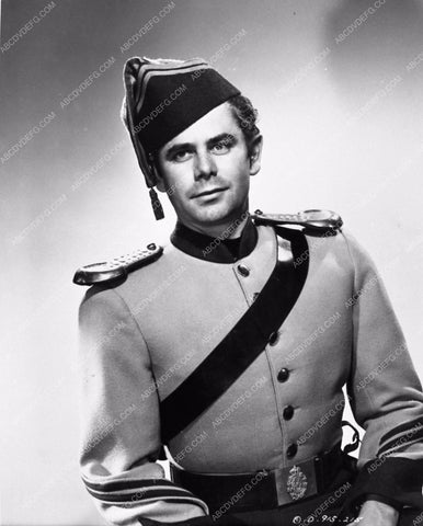 Glenn Ford and musket portrait The Loves of Carmen 551-14