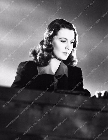 Vivien Leigh headshot from Sidewalks of London 563-35