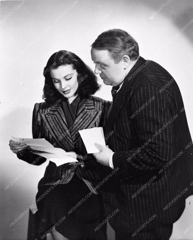 Vivien Leigh & Charles Laughton Sidewalks of London 563-36