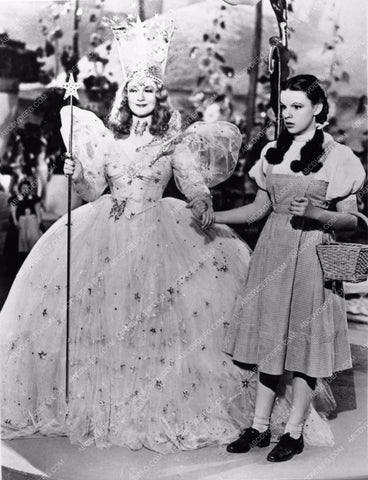 Judy Garland Billie Burke The Wizard of Oz 669-21