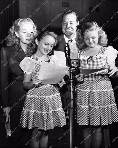 candid Alice Faye Phil Harris & kids NBC radio broadcast 671-11