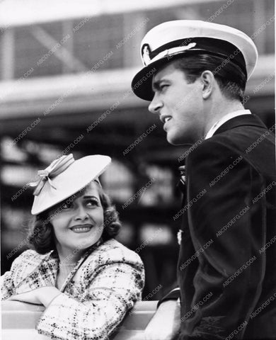 candid photo Olivia de Havilland John Payne film Wings of the Navy 671-34