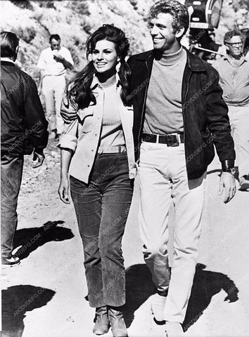 candid Raquel Welch Tony Franciosa behind the scenes film Fathom 680-12