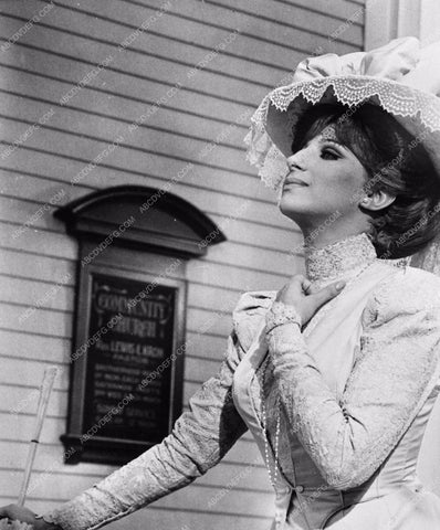 Barbra Streisand Hello Dolly 682-08