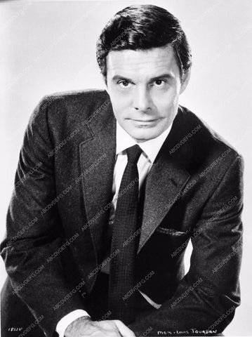 Louis Jourdan portrait 682-15