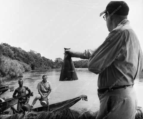 John Ford (dir) Clark Gable in Mogambo 683-12