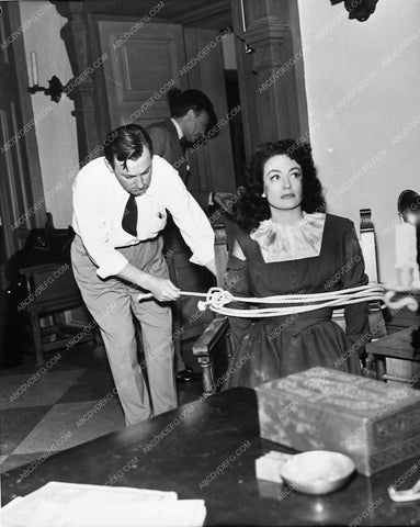 Joan Crawford behind the scenes 708-32