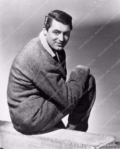 handsome Cary Grant over the shoulder portrait 712-12
