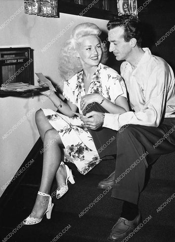 great candid Betty Grable Harry James checking the mail 719-18