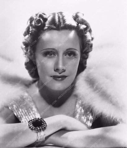 beautiful Irene Dunne and Jewelry portrait 720-11