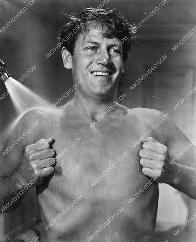 shirtless Joel McCrea in the shower film The More the Merrier 734-12