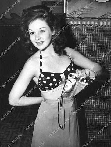 beautiful Susan Hayward in her polka dot bikini top changing her clothes 737-03