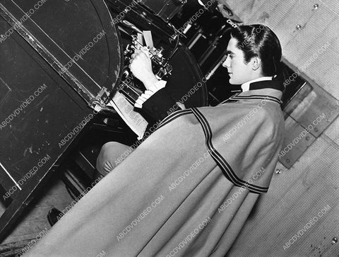 candid Tyrone Power banging on the typewriter behind the scenes film Marie Antoinette 737-35
