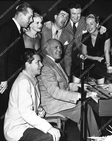 Kenny Baker Marie Wilson Ken Murray George Murphy others singing at piano 739-34