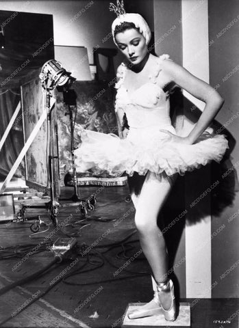 Gene Tierney as ballerina behind the scenes Never Let Me Go 763-20